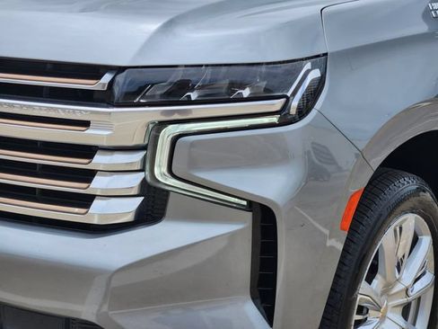 Used 2024 Chevrolet Suburban High Country w/ Premium Package AWD/4WD image 16
