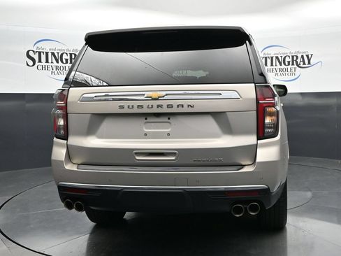 Used 2024 Chevrolet Suburban Premier RWD image 6