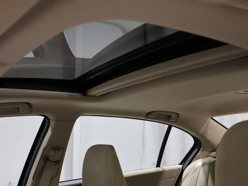 Used 2017 Honda Accord EX image 9