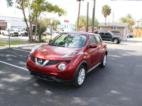 Used 2016 Nissan Juke S FWD image 1