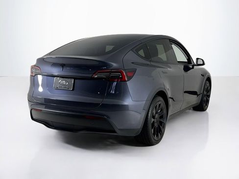 Used 2023 Tesla Model Y 2WD image 5