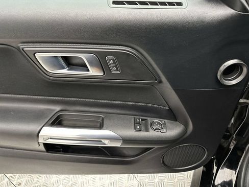 Used 2022 Ford Mustang Coupe RWD image 13
