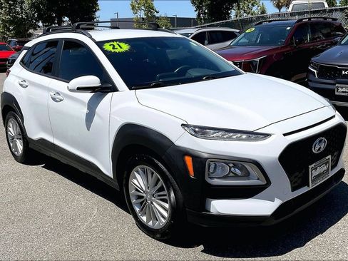 Used 2021 Hyundai Kona SEL FWD image 2