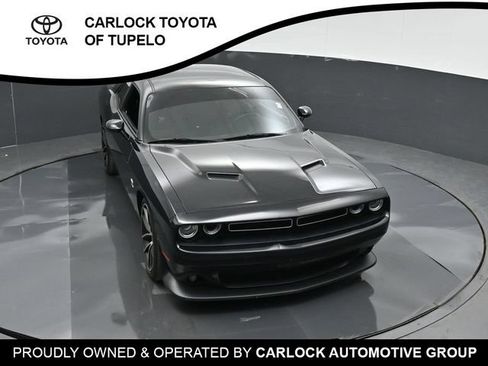Used 2018 Dodge Challenger R/T Scat Pack RWD image 40