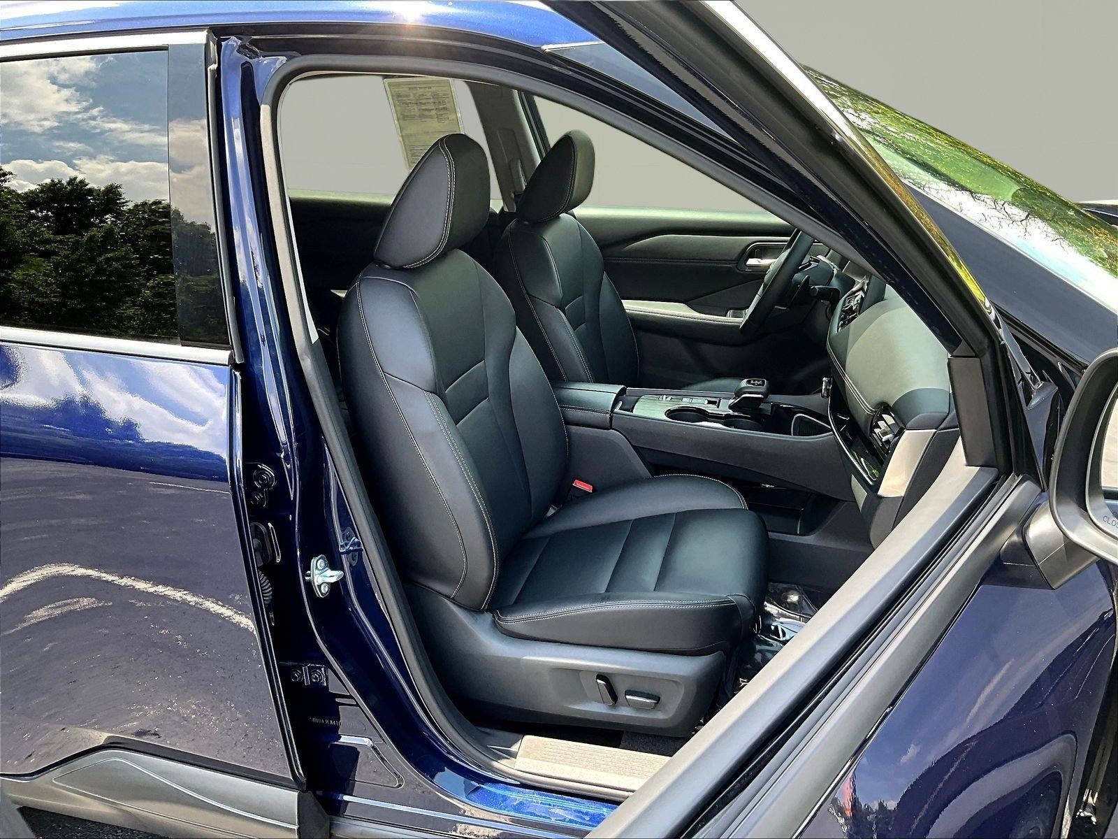 Used 2026 Nissan Rogue SL FWD image 29