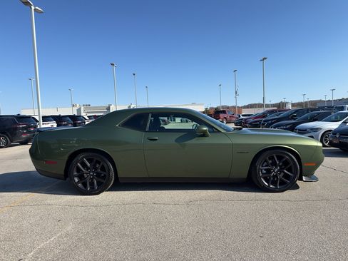 Used 2021 Dodge Challenger R/T w/ Blacktop Package RWD image 4