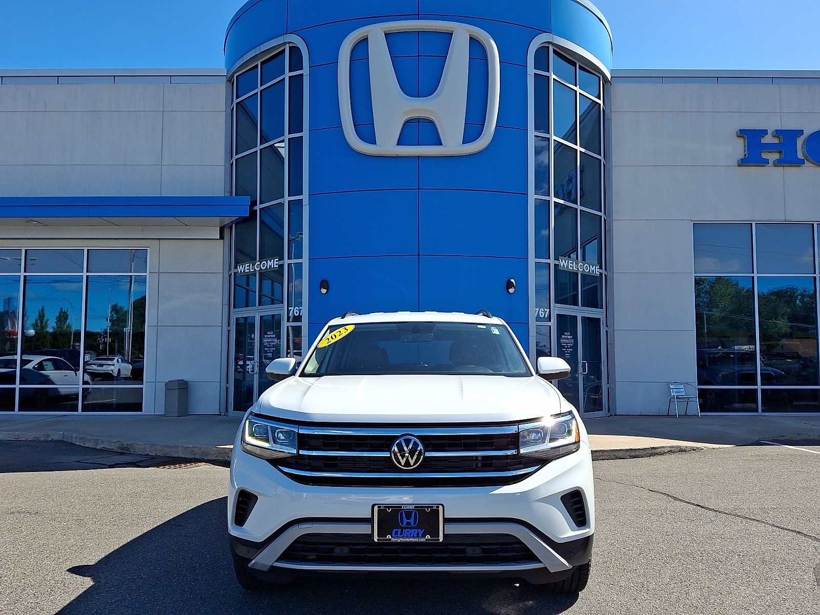 Used 2023 Volkswagen Atlas SE AWD/4WD image 2