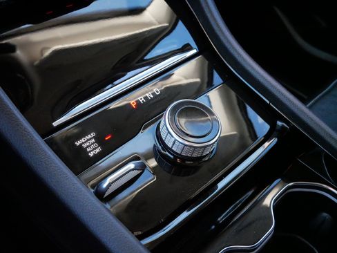 Used 2023 Jeep Grand Cherokee L Limited w/ Luxury Tech Group II image 24