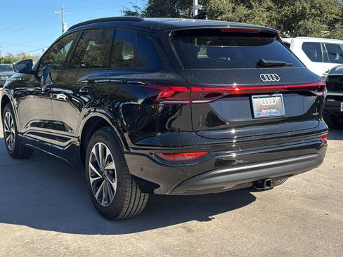 New 2025 Audi Q6 e-tron Premium image 5