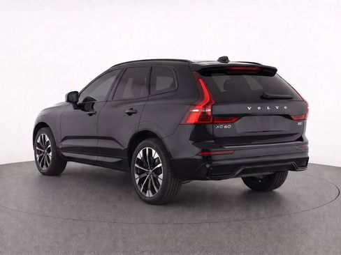 Certified 2026 Volvo XC60 B5 Plus AWD/4WD image 3
