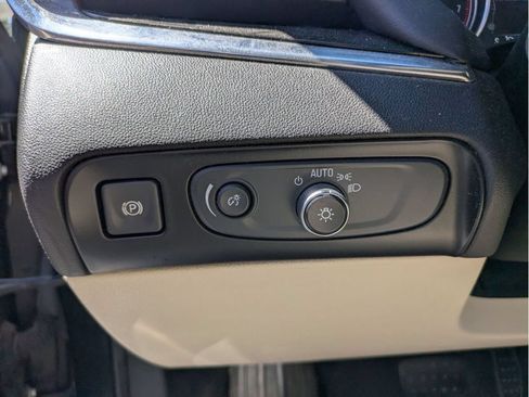 Used 2019 Buick Enclave Essence AWD/4WD image 31