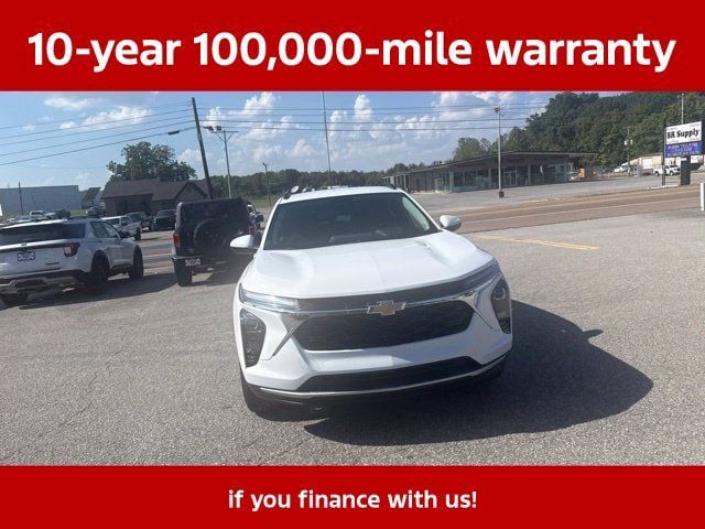 Used 2025 Chevrolet Trax LT w/ LT Convenience Package FWD image 9