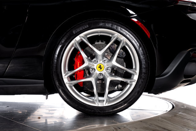Certified 2025 Ferrari Roma Spider RWD image 18