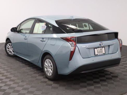 Certified 2018 Toyota Prius Three image 5