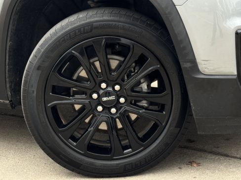 Used 2023 GMC Acadia SLE w/ Elevation Edition image 3