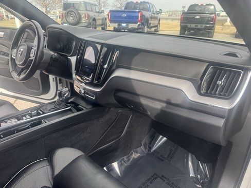 Used 2021 Volvo XC60 T5 R-Design w/ Protection Package Premier image 37