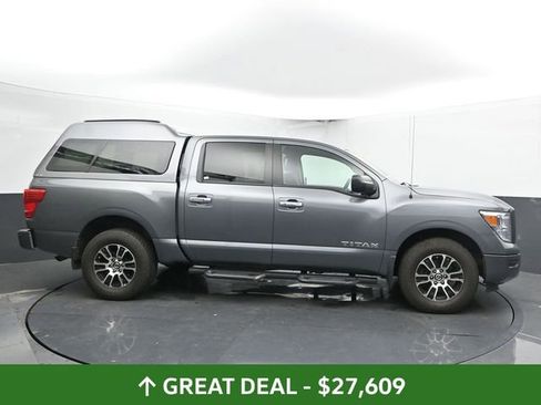 Used 2021 Nissan Titan SV w/ SV Convenience Package image 13