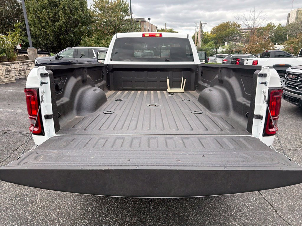 Used 2026 RAM 2500 Tradesman w/ Chrome Appearance Group AWD/4WD image 14