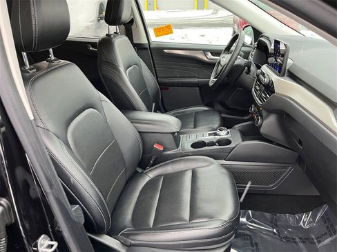 Used 2022 Ford Escape Titanium w/ Class II Trailer Tow Package image 21