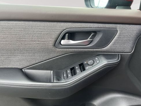 Certified 2023 Nissan Rogue SV AWD/4WD image 19