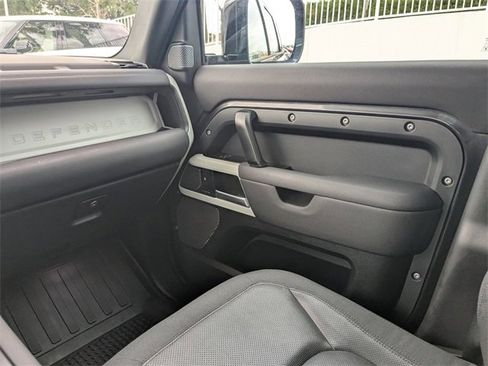 Used 2021 Land Rover Defender 110 SE image 16