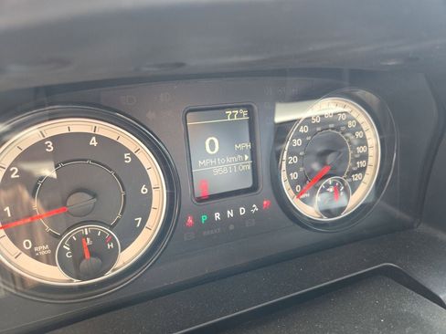 Used 2019 RAM 1500 Express RWD image 10