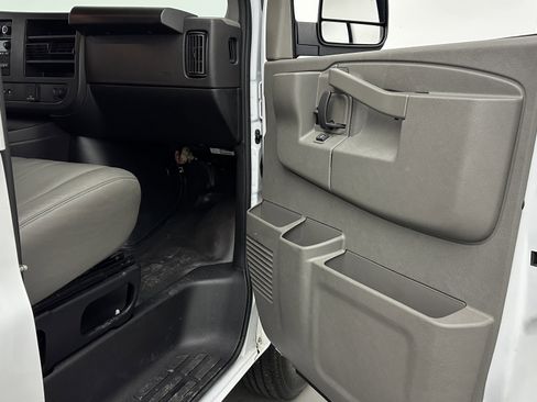 Used 2024 GMC Savana 2500 w/ Driver Convenience Package image 25