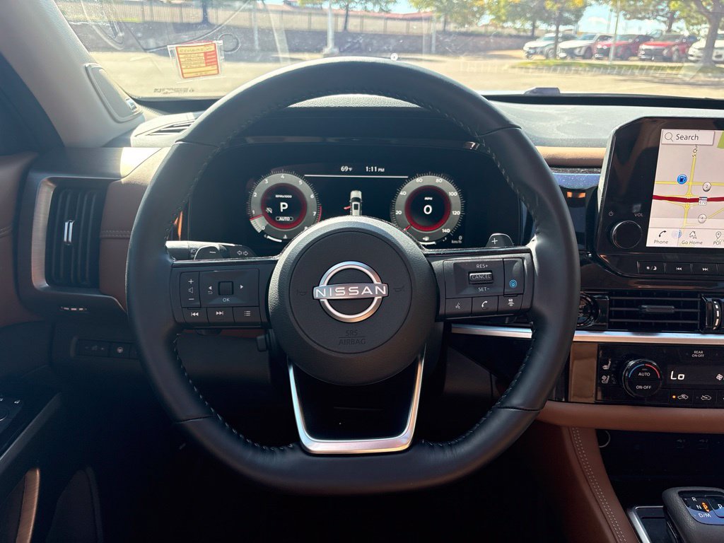 Used 2025 Nissan Pathfinder Platinum AWD/4WD image 12
