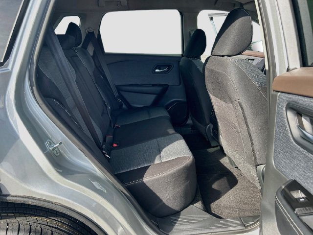 Used 2023 Nissan Rogue SV FWD image 20