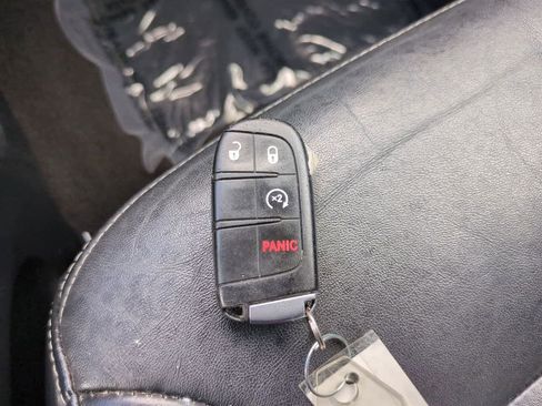 Used 2018 Dodge Journey Crossroad w/ Nav & Sun Group FWD image 30