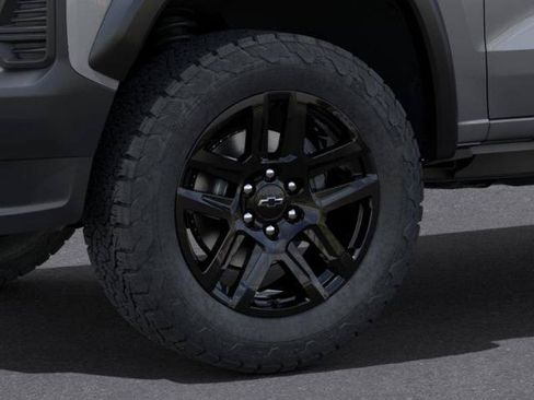 New 2025 Chevrolet Colorado Trail Boss w/ Midnight Edition AWD/4WD image 9