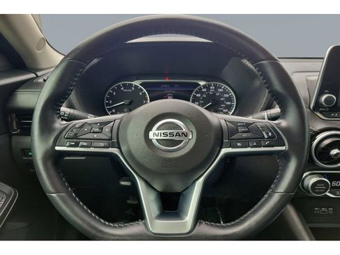 Used 2020 Nissan Sentra SV image 11