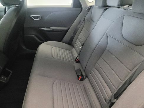 Used 2025 Kia K4 EX image 18