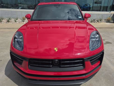 Certified 2022 Porsche Macan AWD/4WD image 10