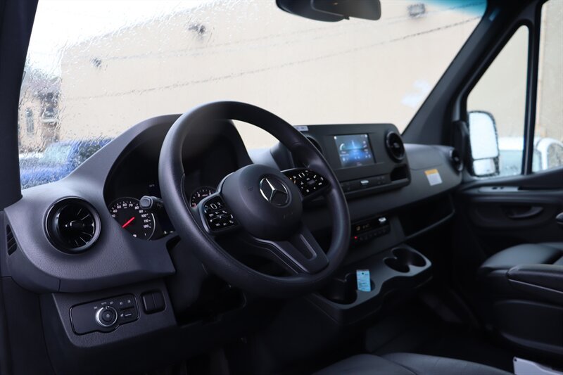 Used 2024 Mercedes-Benz Sprinter 2500 image 14