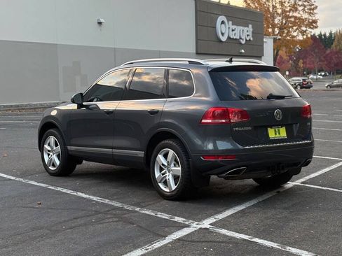 Used 2011 Volkswagen Touareg Sport AWD/4WD image 3