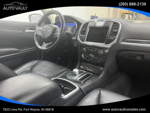 Used 2017 Chrysler 300 Limited AWD/4WD image 8