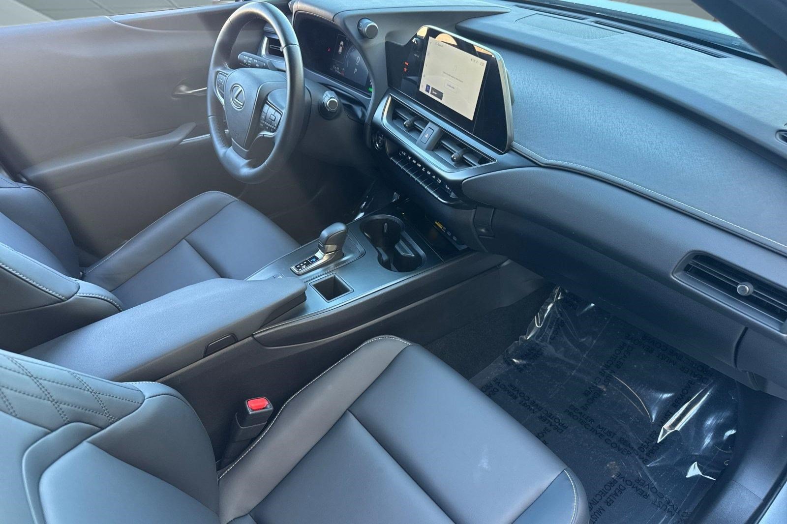 Certified 2025 Lexus UX 300h FWD w/ Accessory Package (Z2) image 34