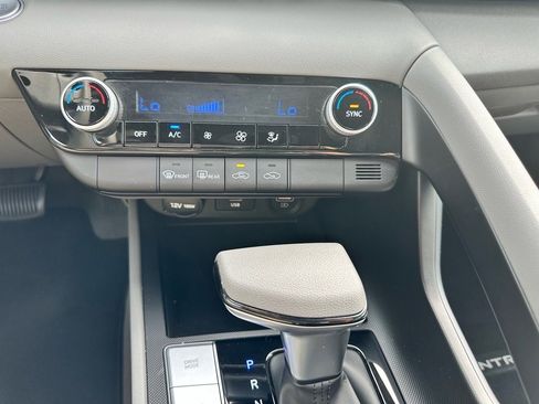 Used 2023 Hyundai Elantra SEL w/ Cargo Package image 21