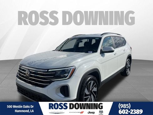 Used 2025 Volkswagen Atlas SE image 1