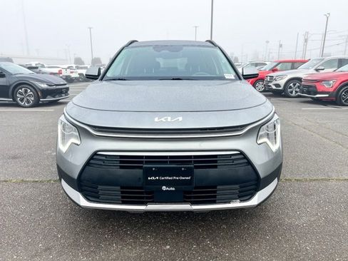 Used 2024 Kia Niro EX image 4