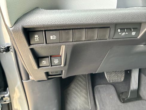 New 2026 Toyota Sienna LE image 38