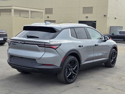 New 2026 Chevrolet Equinox EV LT image 7