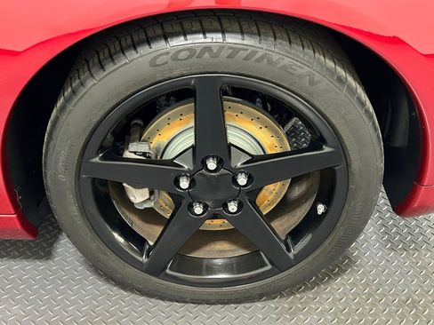 Used 2005 Chevrolet Corvette Coupe w/ Preferred Equipment Group RWD image 18