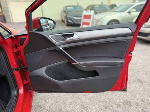 Used 2015 Volkswagen Golf S FWD image 26
