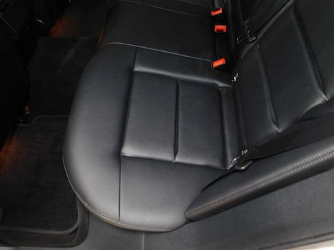 Used 2013 Mercedes-Benz E 350 4MATIC Sedan image 72