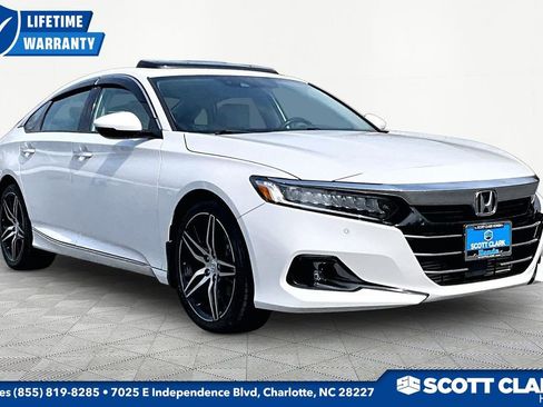 Used 2022 Honda Accord Touring image 1