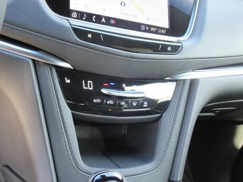 Certified 2025 Cadillac XT5 Premium Luxury image 25