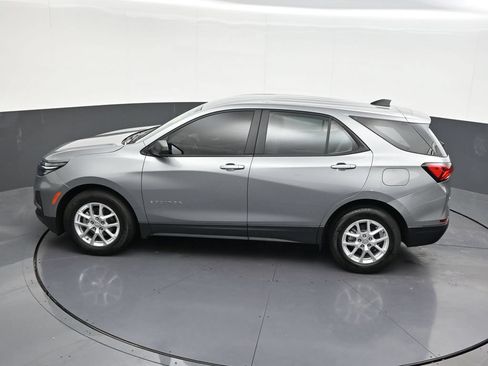 Used 2024 Chevrolet Equinox LS FWD image 18