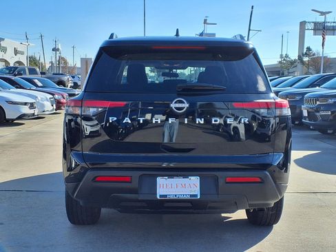 Used 2025 Nissan Pathfinder SV image 6